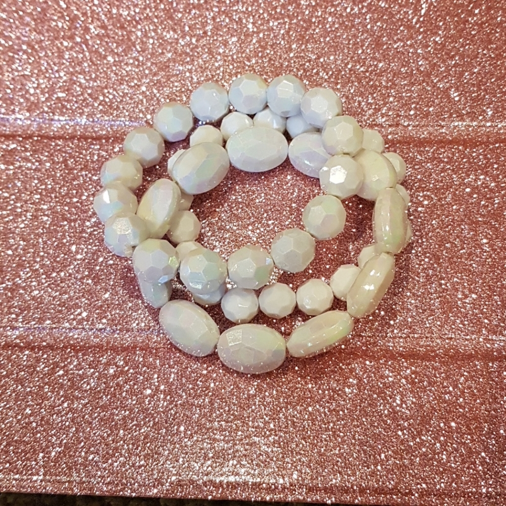 Beaded stretch braclet